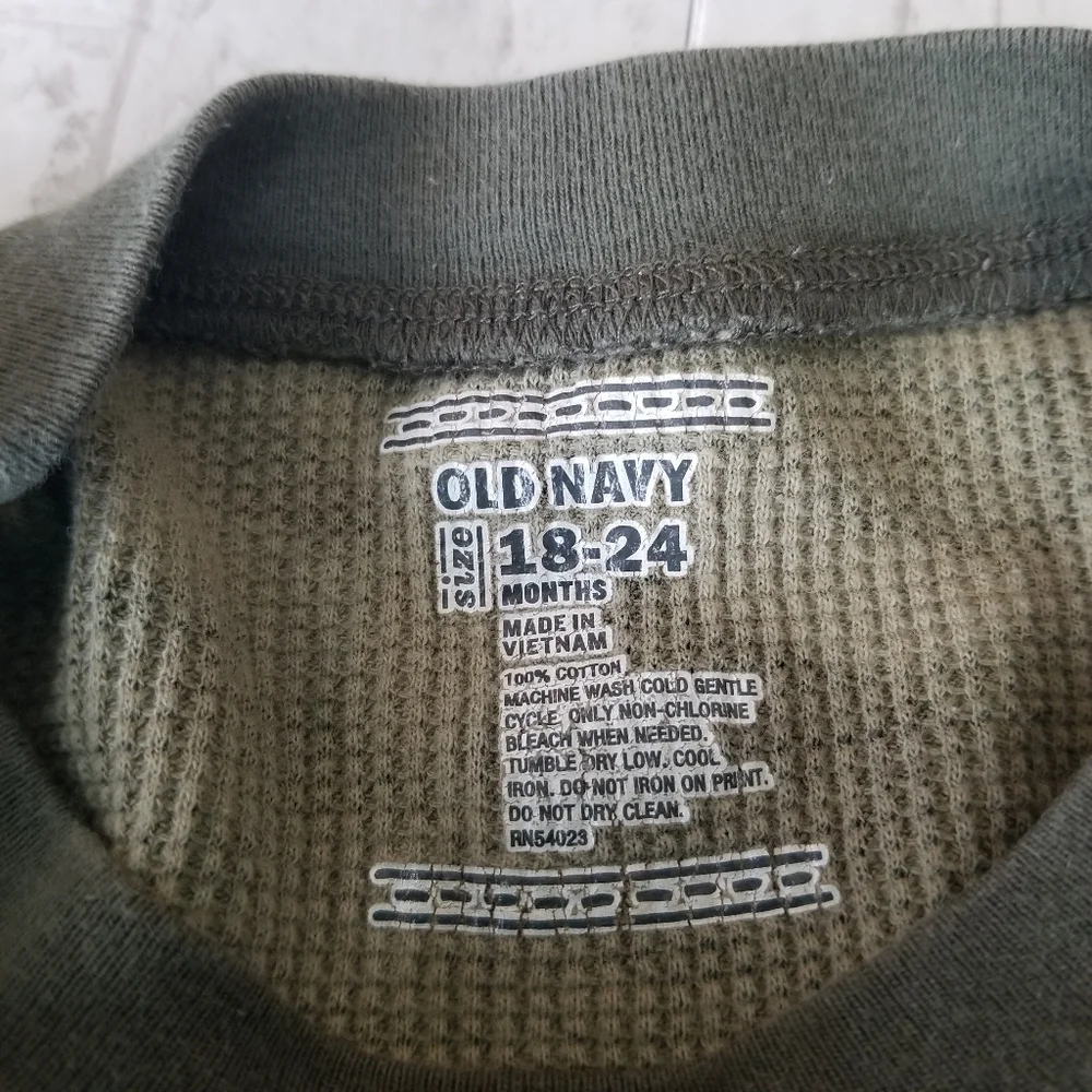 Old Navy Long Sleeve Green camouflage shirt Size 18-24 mo